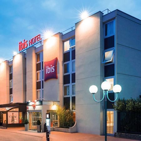 Отель Ibis Paris Женвилье Экстерьер фото