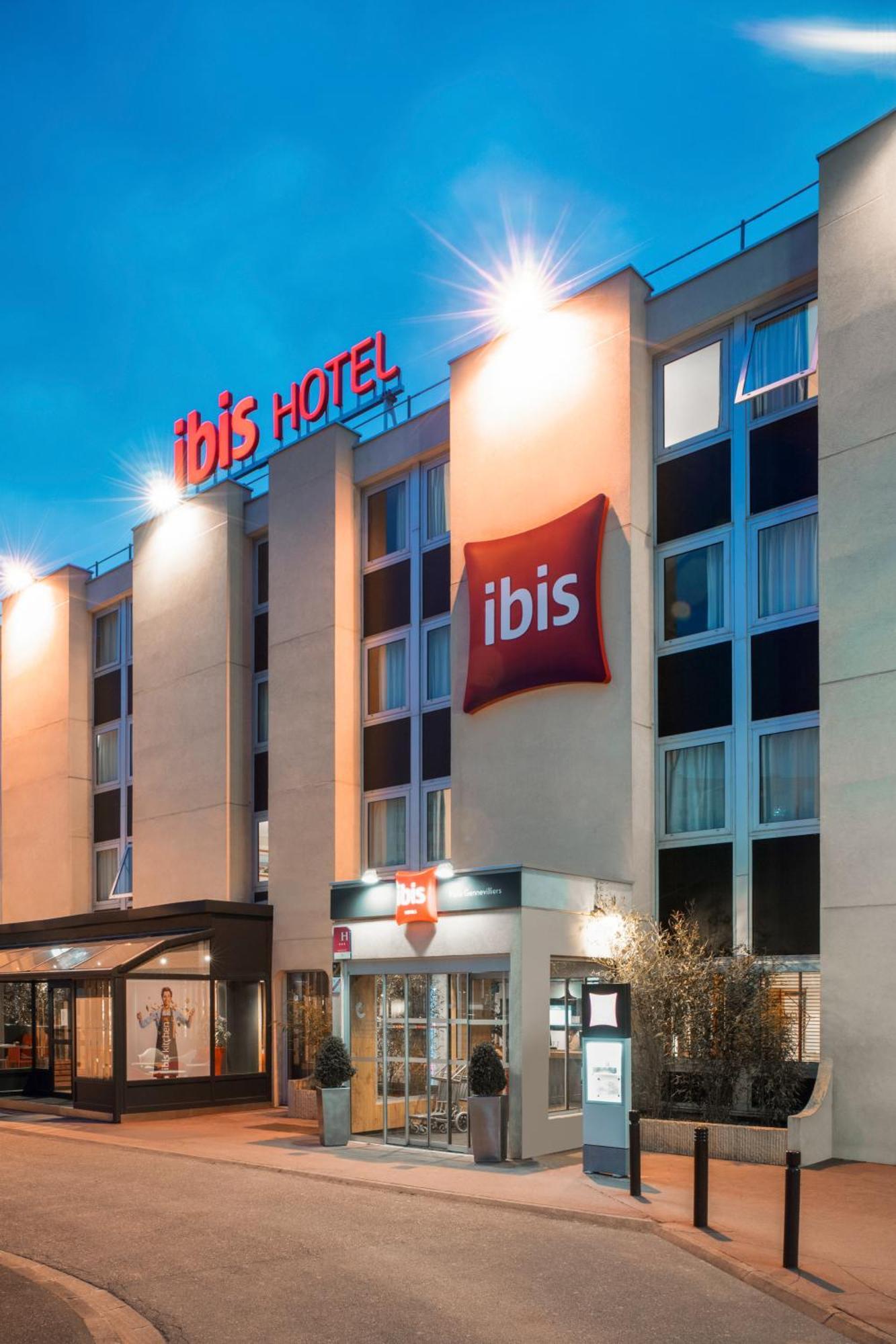 Отель Ibis Paris Женвилье Экстерьер фото