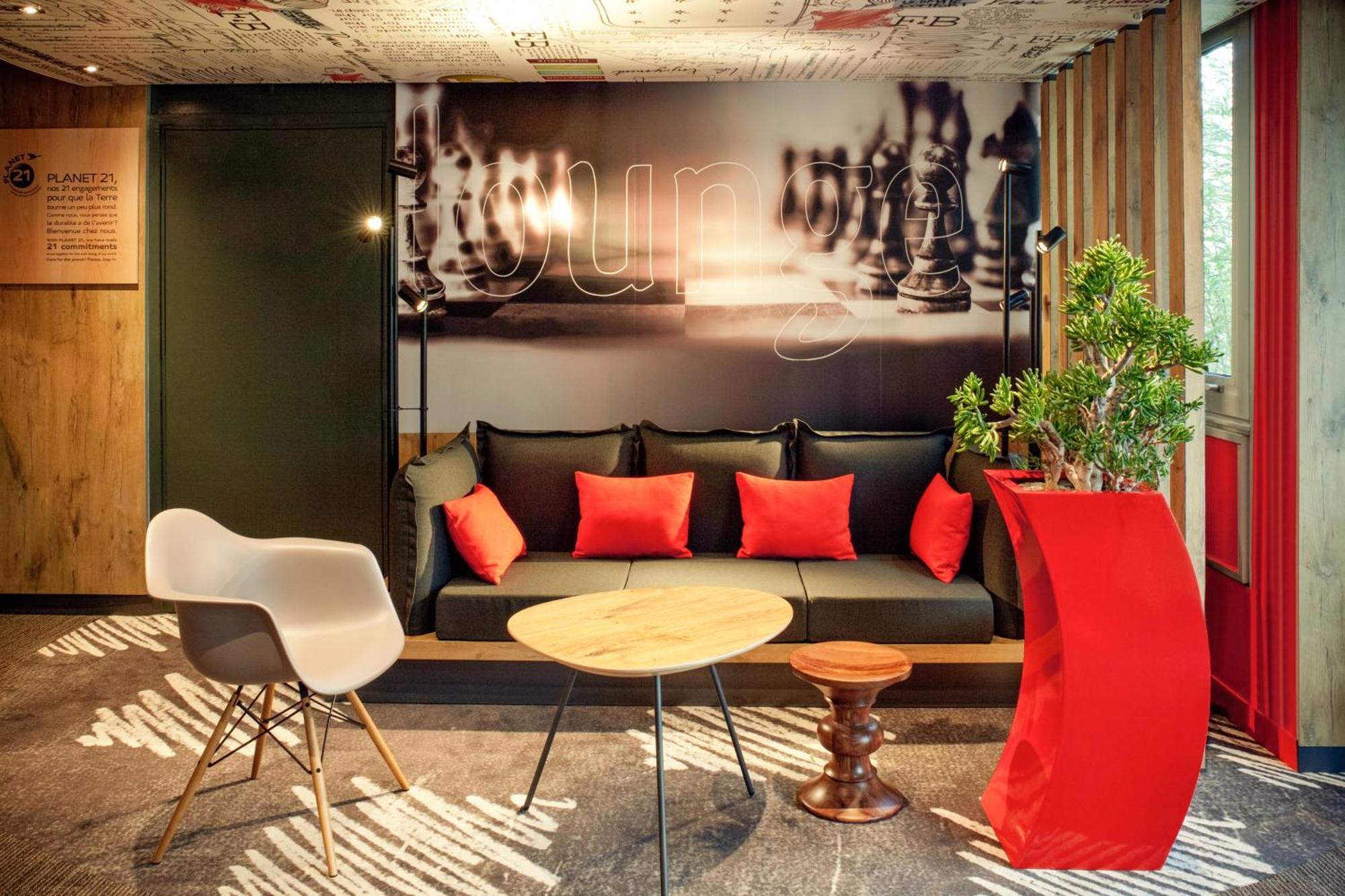 Отель Ibis Paris Женвилье Экстерьер фото