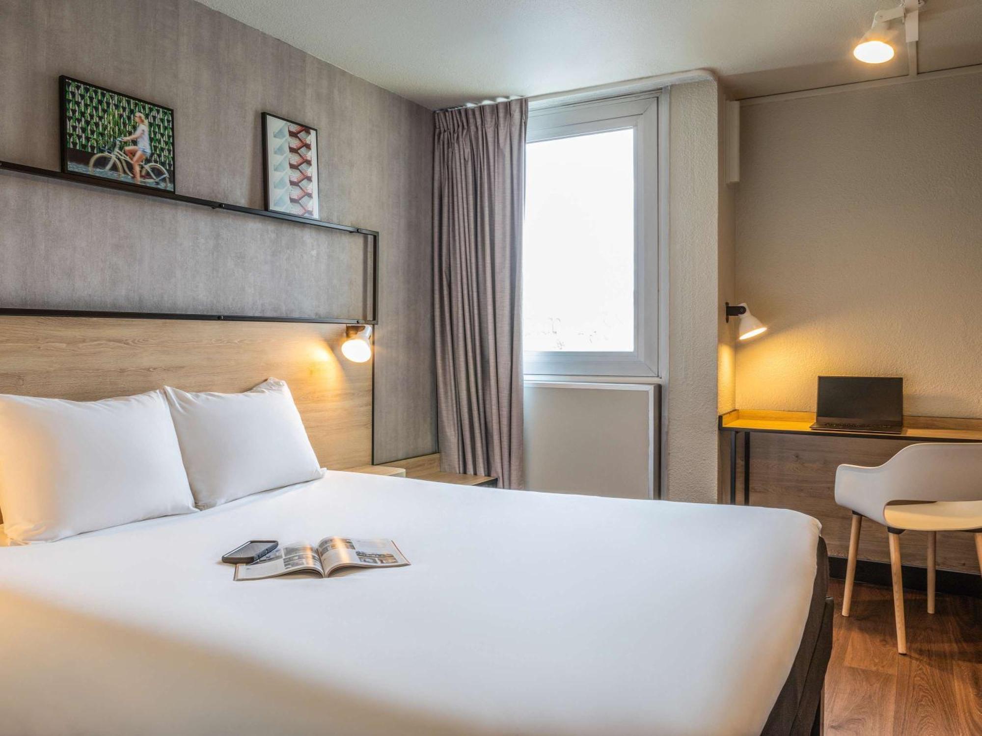 Отель Ibis Paris Женвилье Экстерьер фото