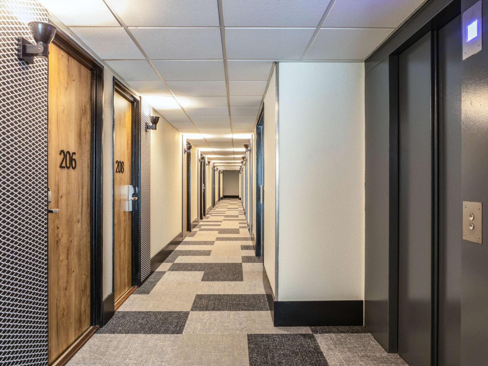 Отель Ibis Paris Женвилье Экстерьер фото