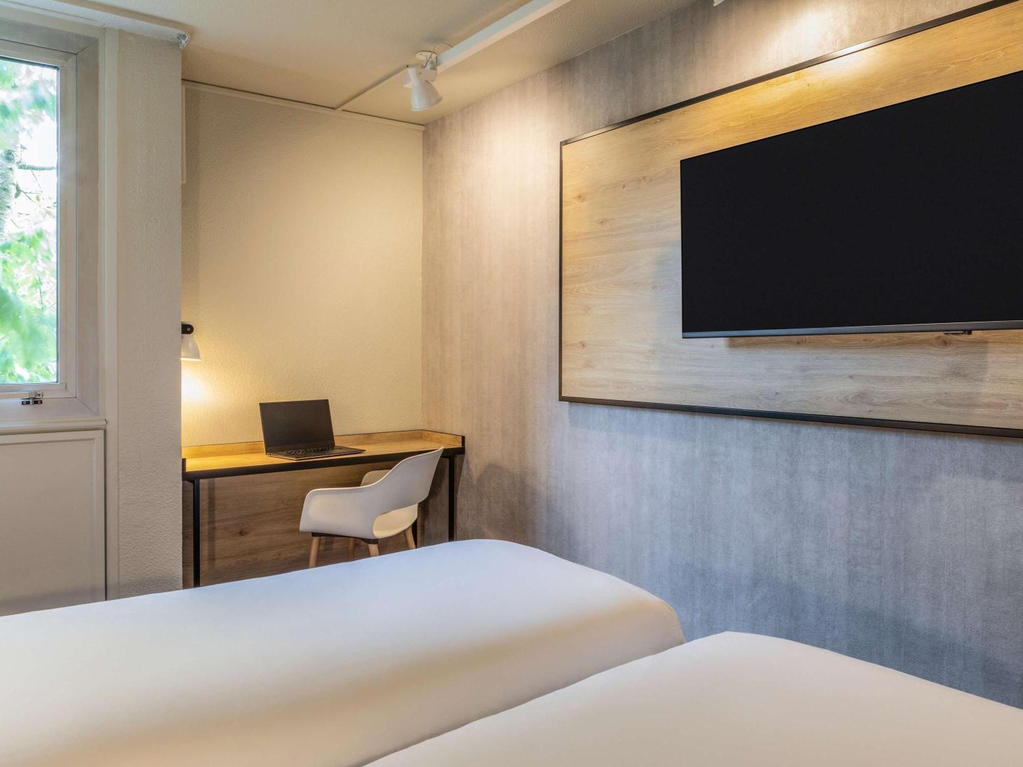 Отель Ibis Paris Женвилье Экстерьер фото