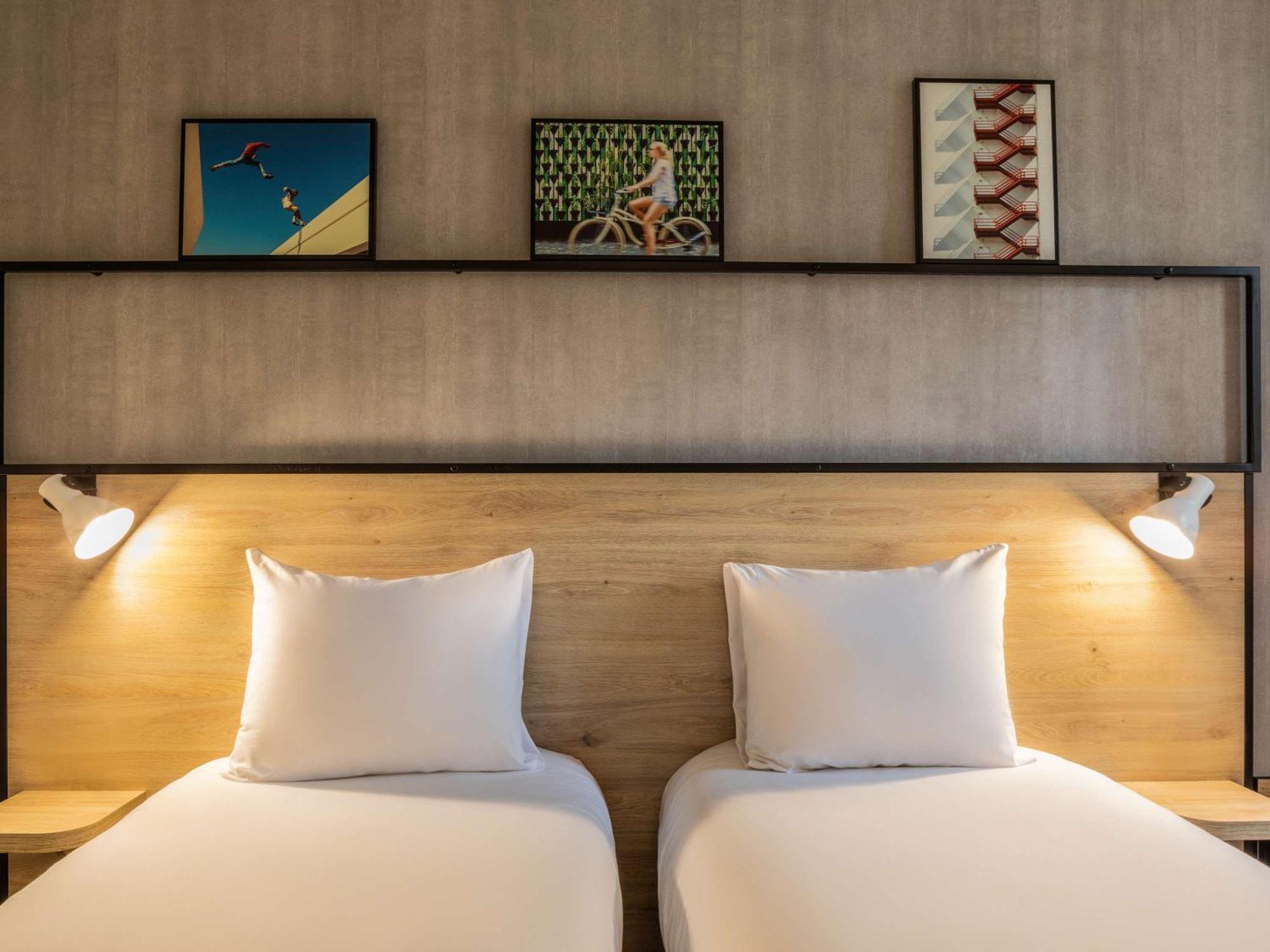 Отель Ibis Paris Женвилье Экстерьер фото
