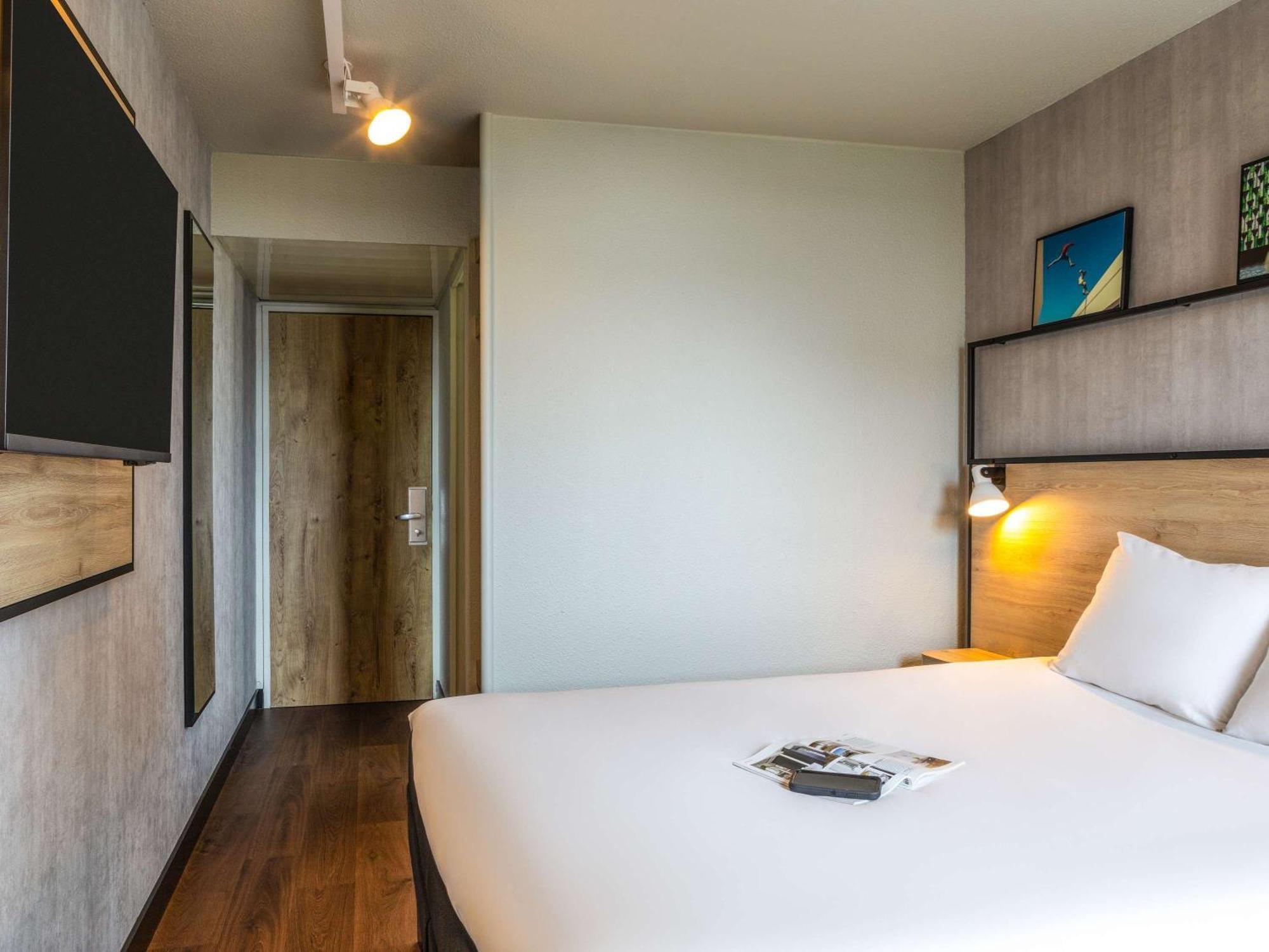 Отель Ibis Paris Женвилье Экстерьер фото