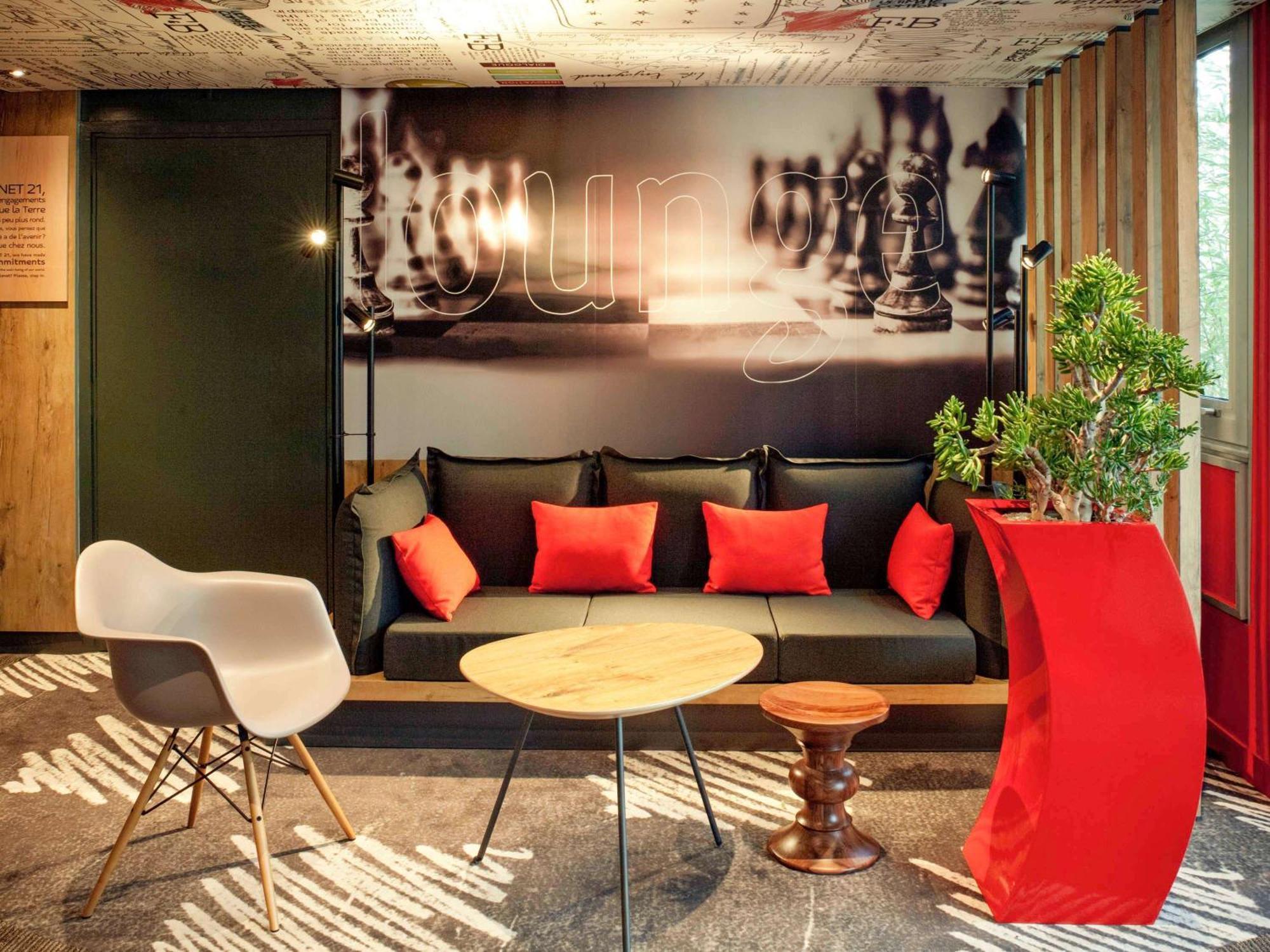 Отель Ibis Paris Женвилье Экстерьер фото