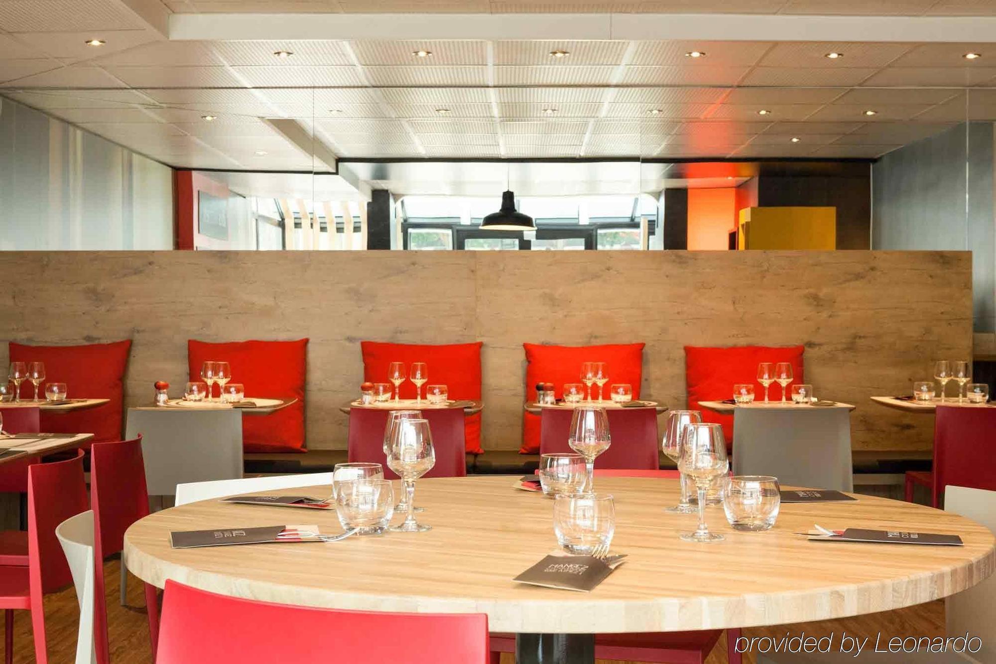 Отель Ibis Paris Женвилье Экстерьер фото