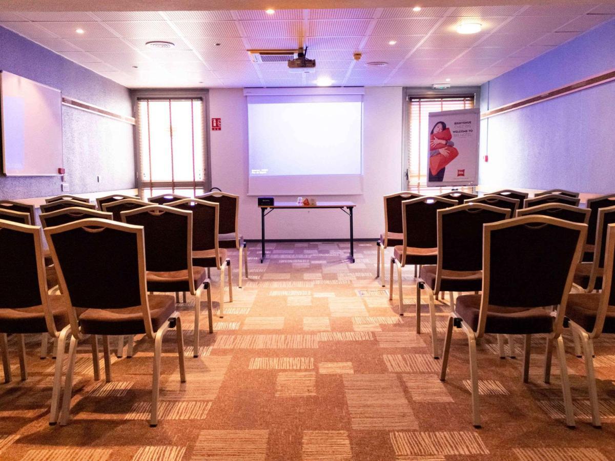 Отель Ibis Paris Женвилье Экстерьер фото